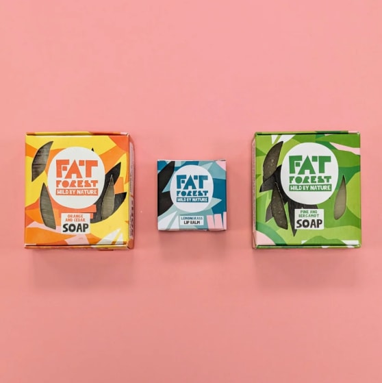 Fat Forest Orange & Cedar Soap, Pine & Bergamot Soap en gratis lipbalm