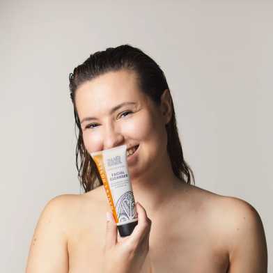 Ina Rawa Facial Cleanser with Manuka Honey, Kumarahou Extract & Vetiver Oil