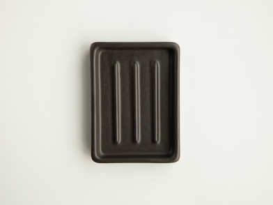 Day 1 - Handgemaakt Keramieken Zeepbakje Zwart met Ribbels