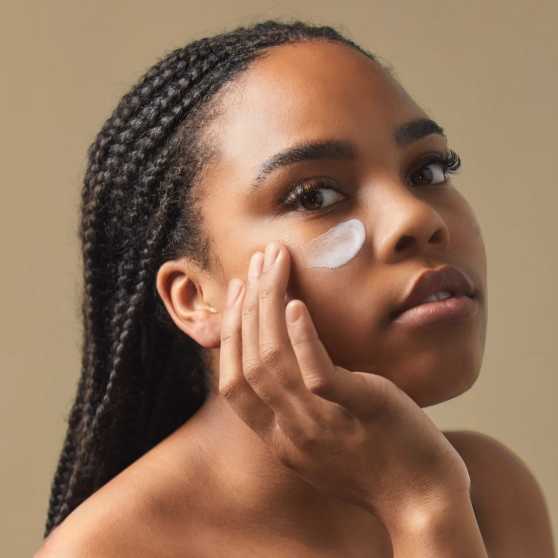 Ina Rawa Age Renew Cream with Manuka Honey, Bee Venom & Elderberry Extract