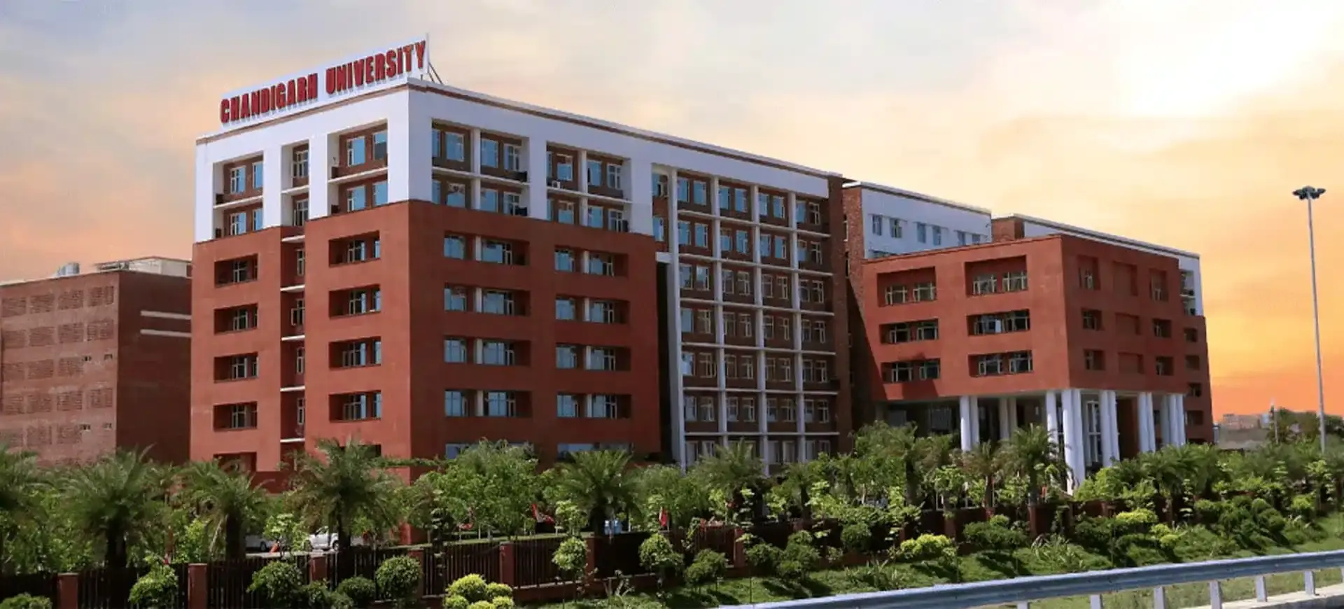 Chandigarh University Online logo