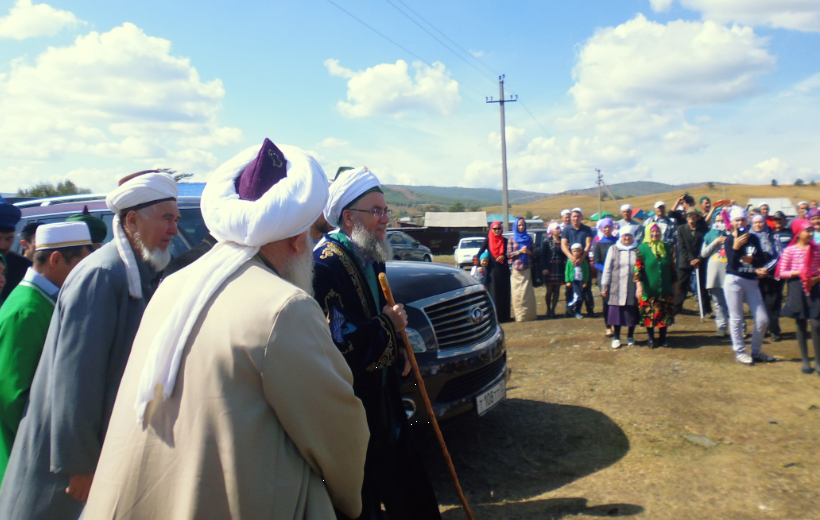 Мехмет хазрат приехал на торжество открытия мечети