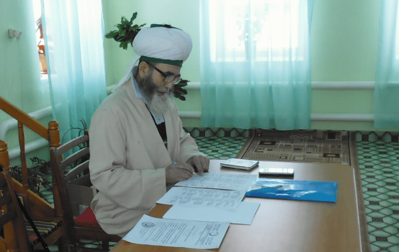 Ахмат хазрат за работой