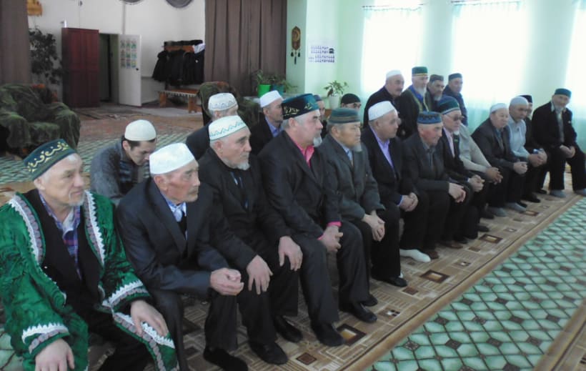 имамы района присутствуют на собрании