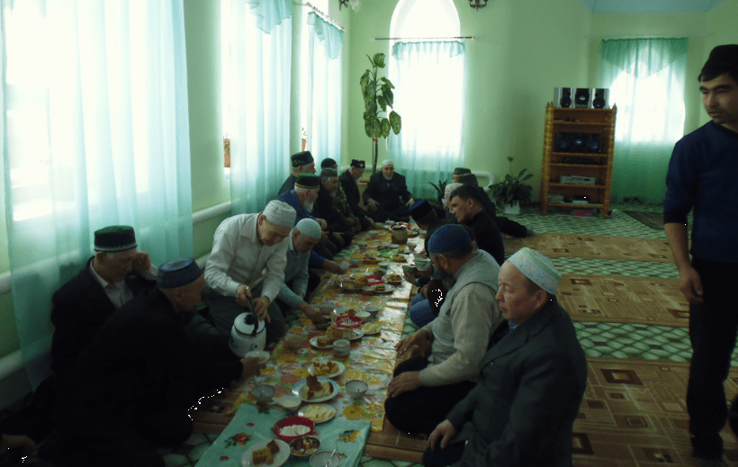трапеза в мечети