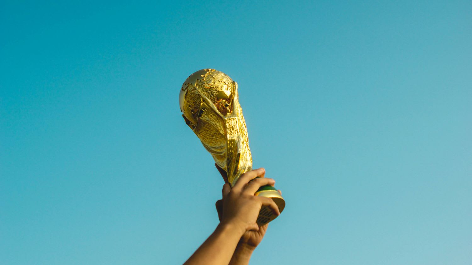 Que tan rapido corren los futbolistas del Mundial? Velocidades punta de sprint comparadas con corredores de elite
