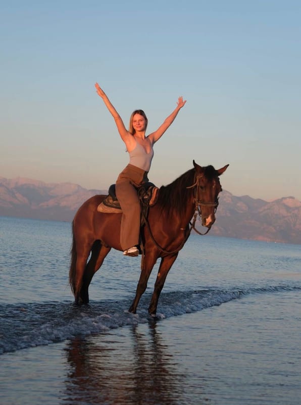 b09f454e-6772-48d1-967d-d01b1742ef5d