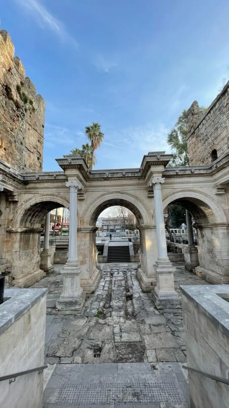 6da12d50-4145-4c6c-b513-bc4e02bd6821