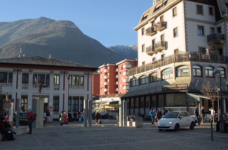 Tirano Square - 9