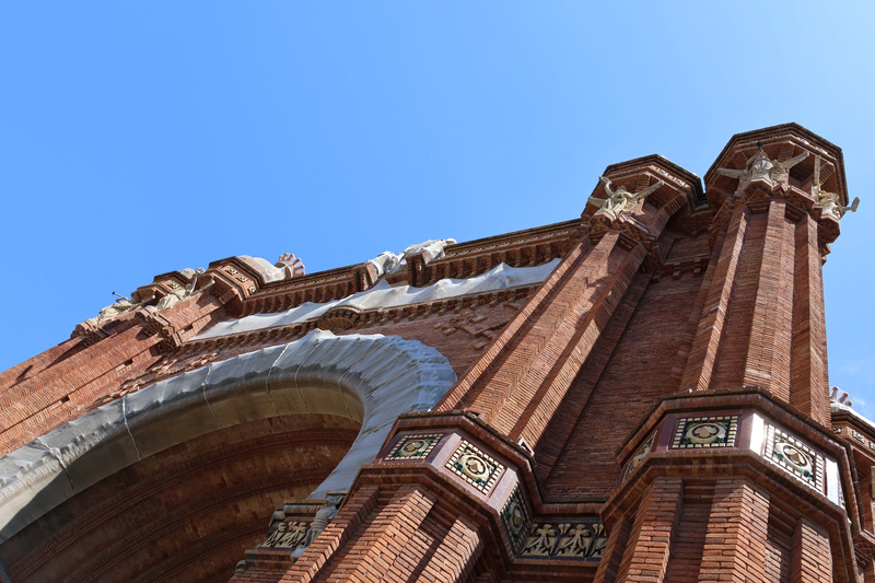 Arc de Triomf & Sky - 6