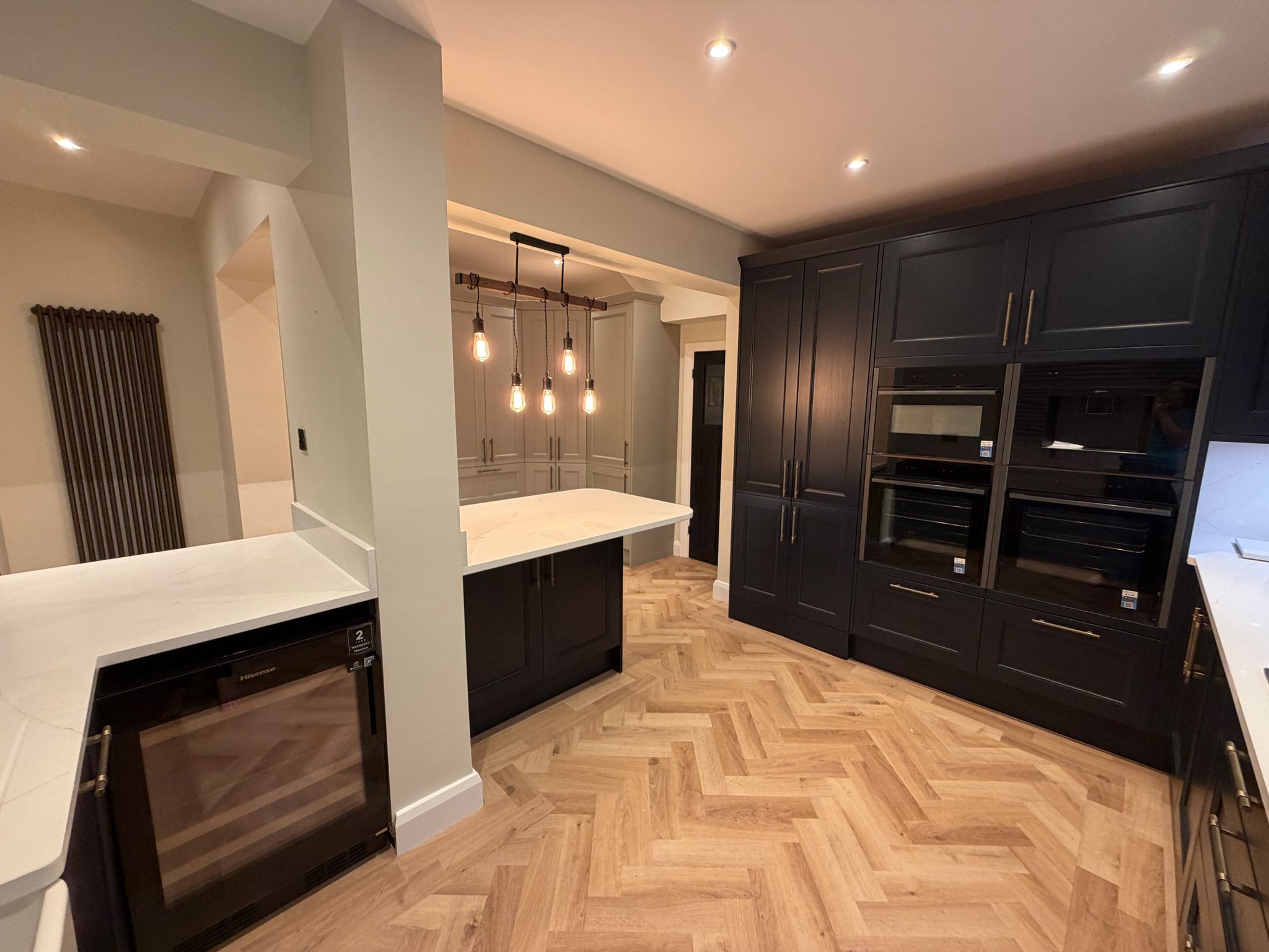 Dark Shaker Unit Detail