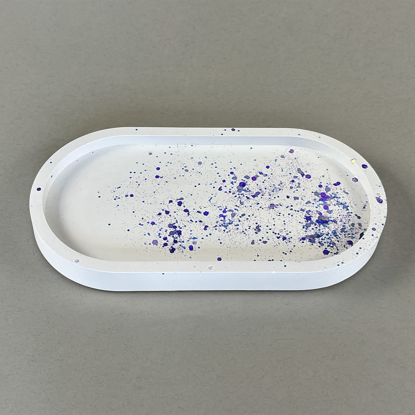 Таця Овальна Мала Біла з Бузковими Блискітками з Гіпсу