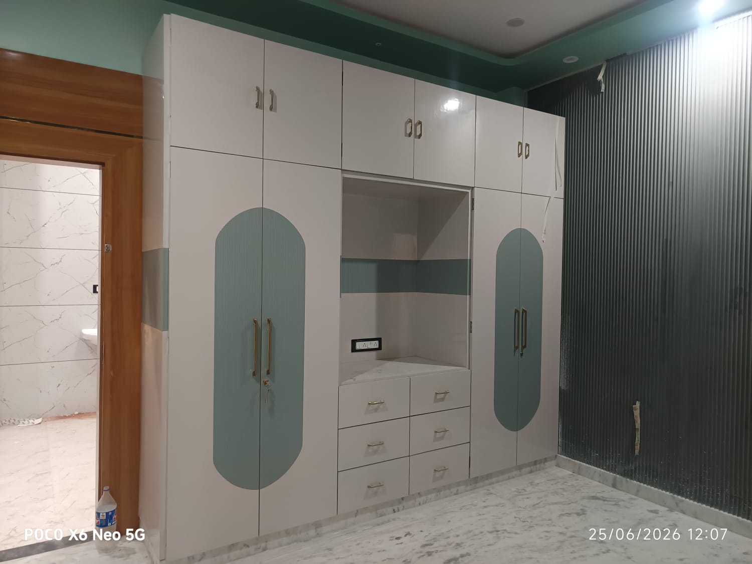 Modern Wardrobe Design