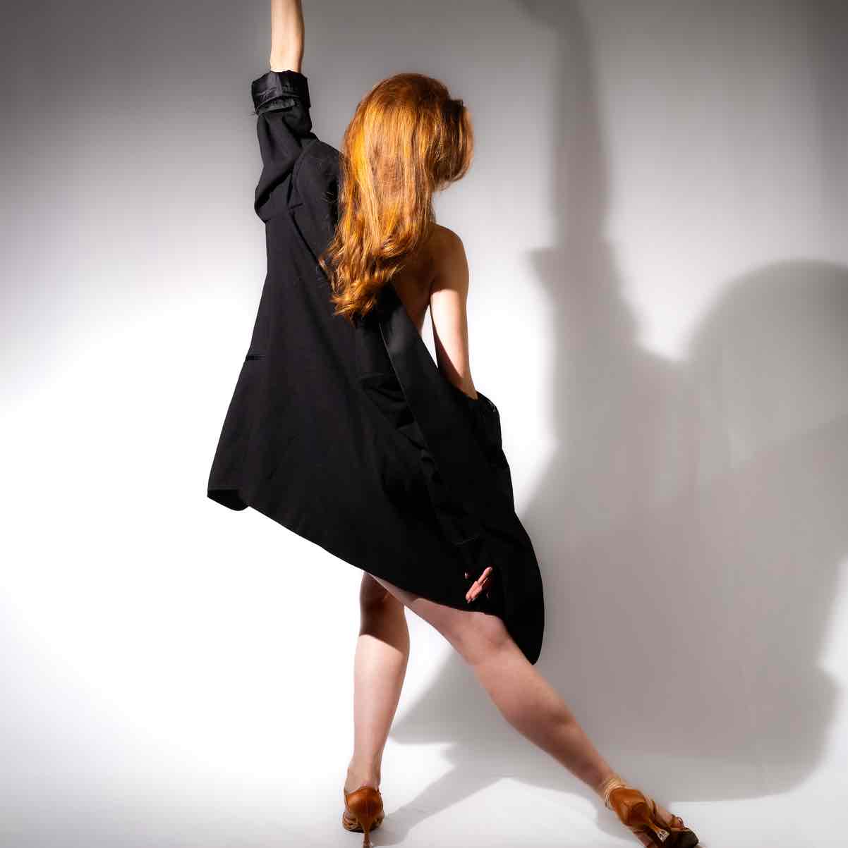 Latin dance: solo no partners needed