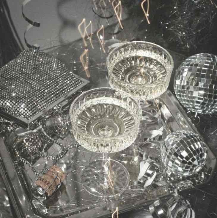 Saturday Night Party! Drinks included 🥂🪩