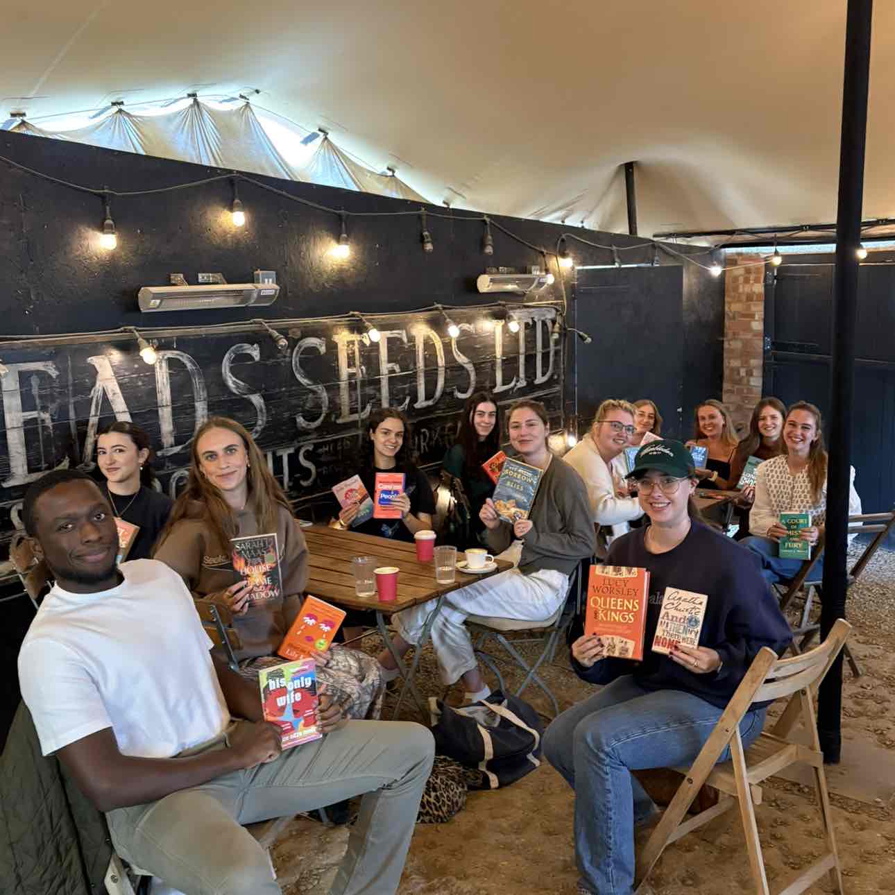 october book swap & monthly meet !! 📖🇦🇺