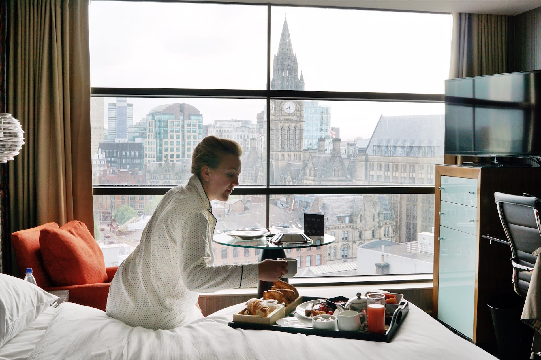 radisson blu edwardian in manchester - breakfast in bed!