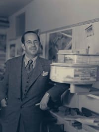 Paul László