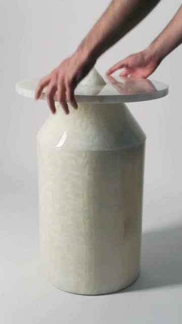 The versatility of the Totem side table