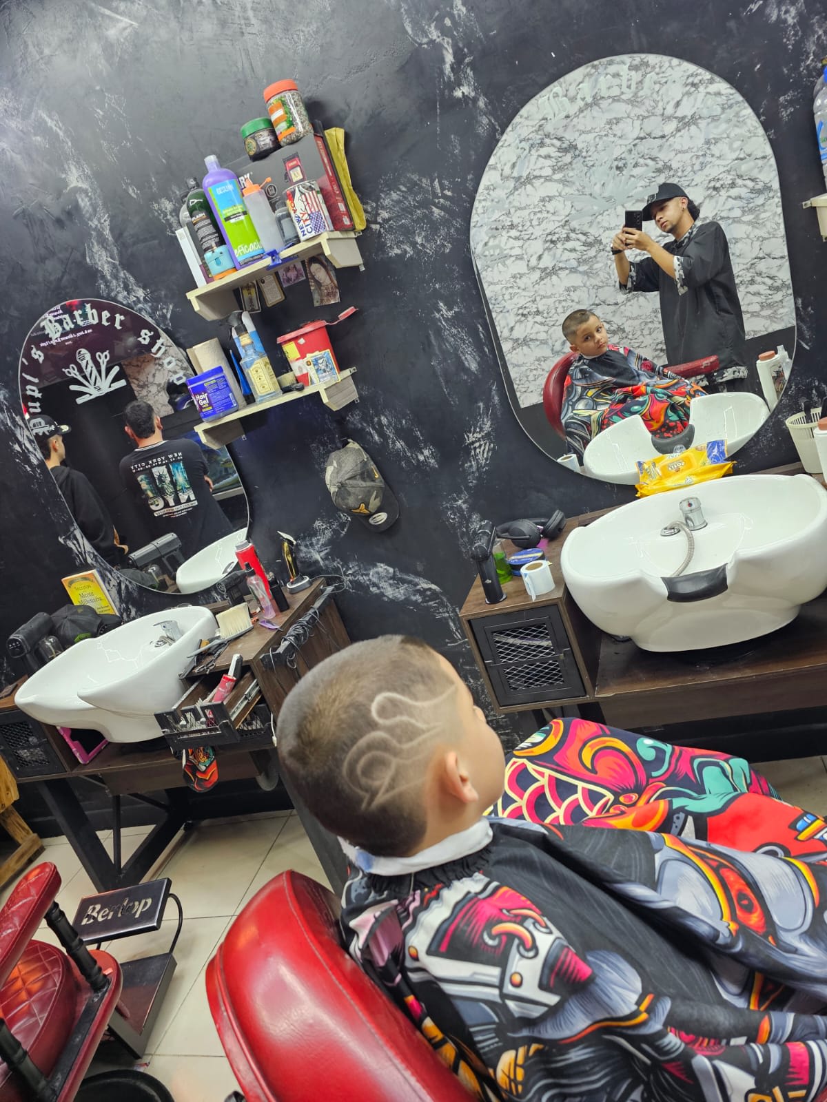 Corte infantil en Pupi's Barbershop