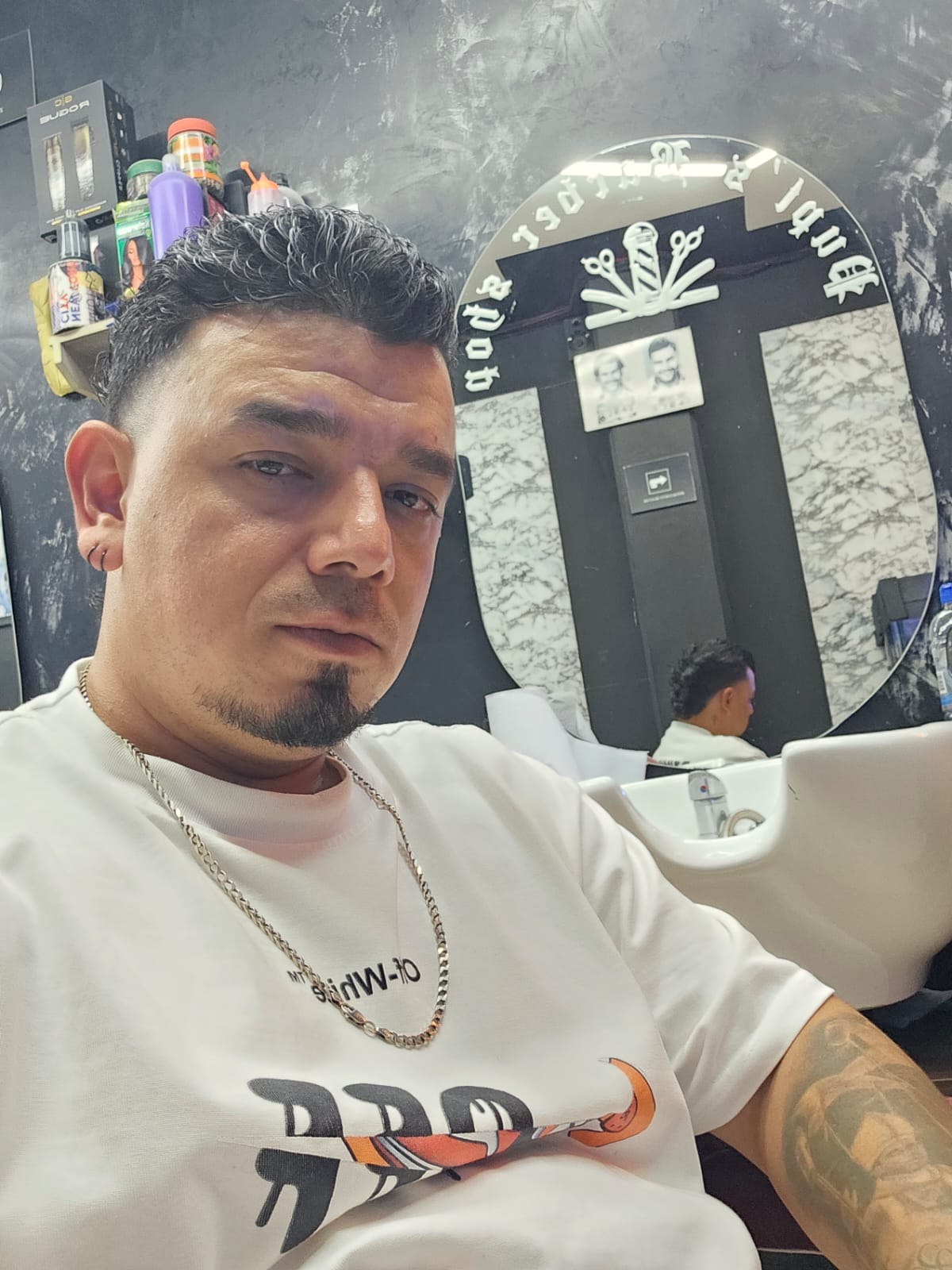 Sebastián barbero fundador Pupi's Barbershop
