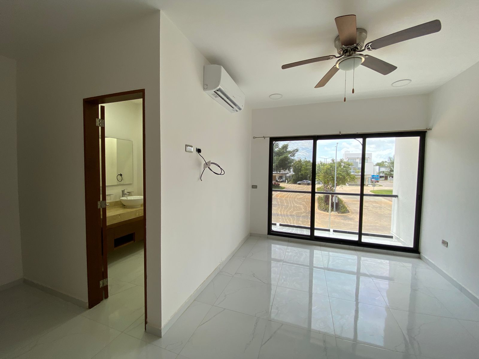 🏡 DEPARTAMENTO EN RENTA – PLANTA ALTA | 4 RECÁMARAS FRENTE AL PARQUE 🌳✨