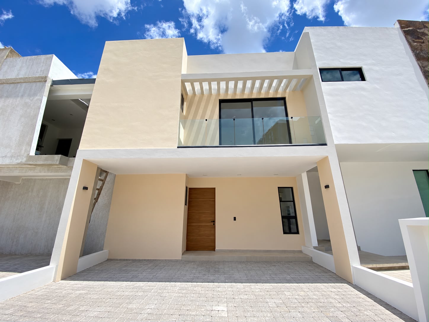 Venta Casa nueva en residencial Arbolada