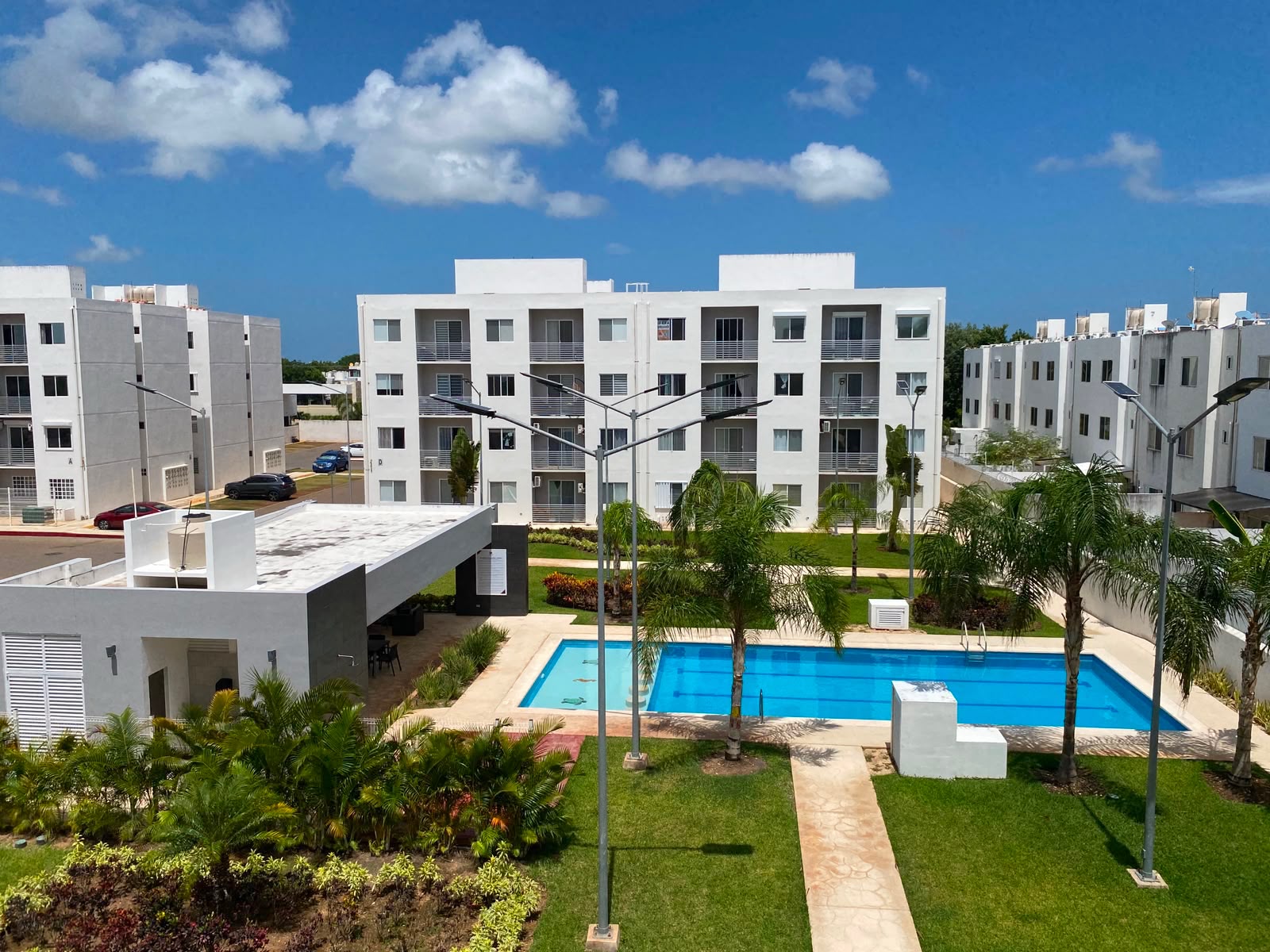 Renta departamento en residencial maderos con vista a la alberca