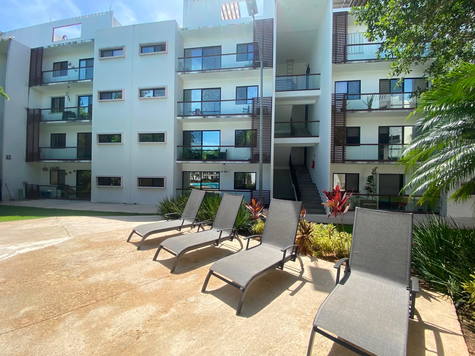 Renta departamento en Lirios Residencial amueblado