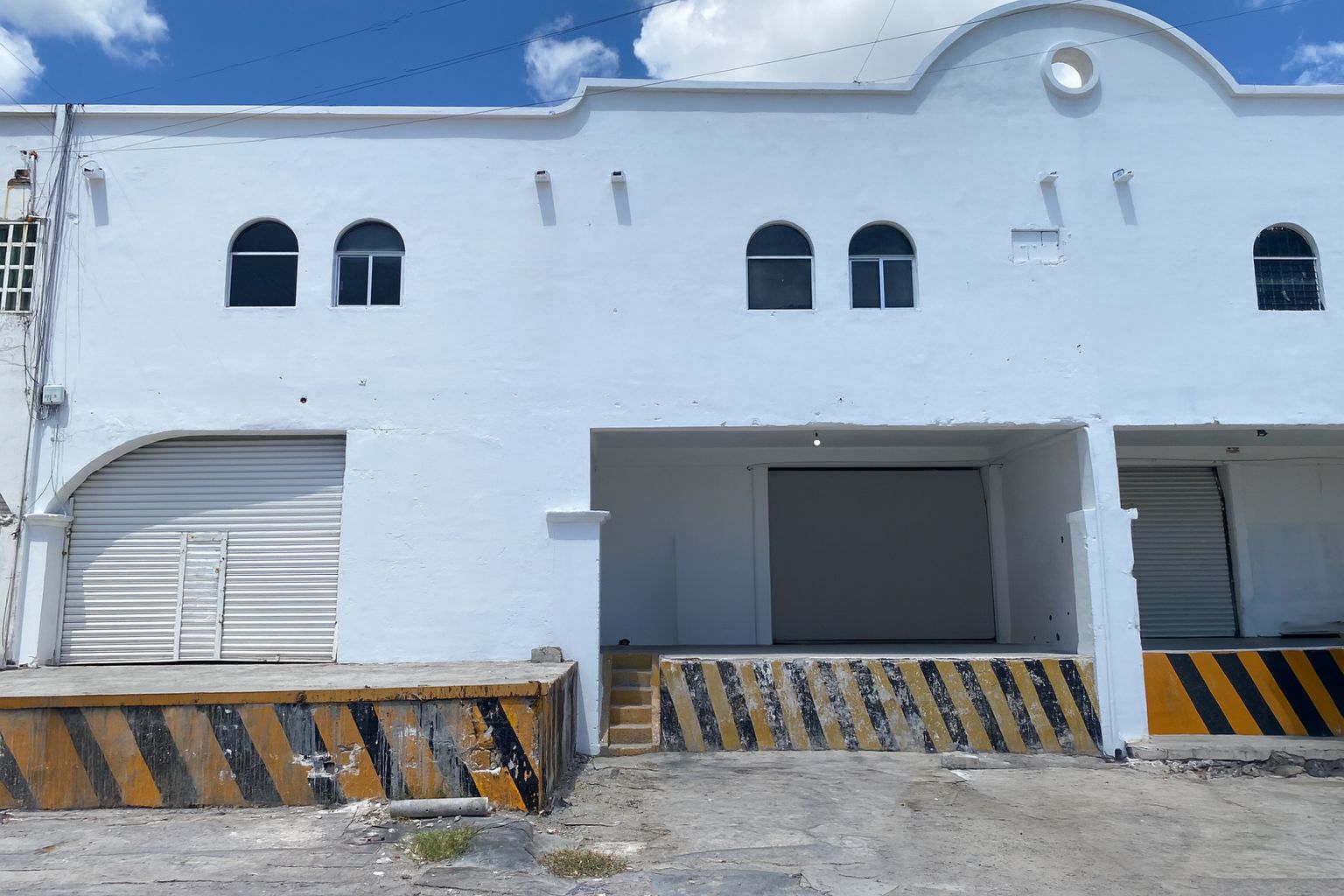 Renta Amplia bodega por Blvd. Colosio (acceso hacia Central de Abastos)*