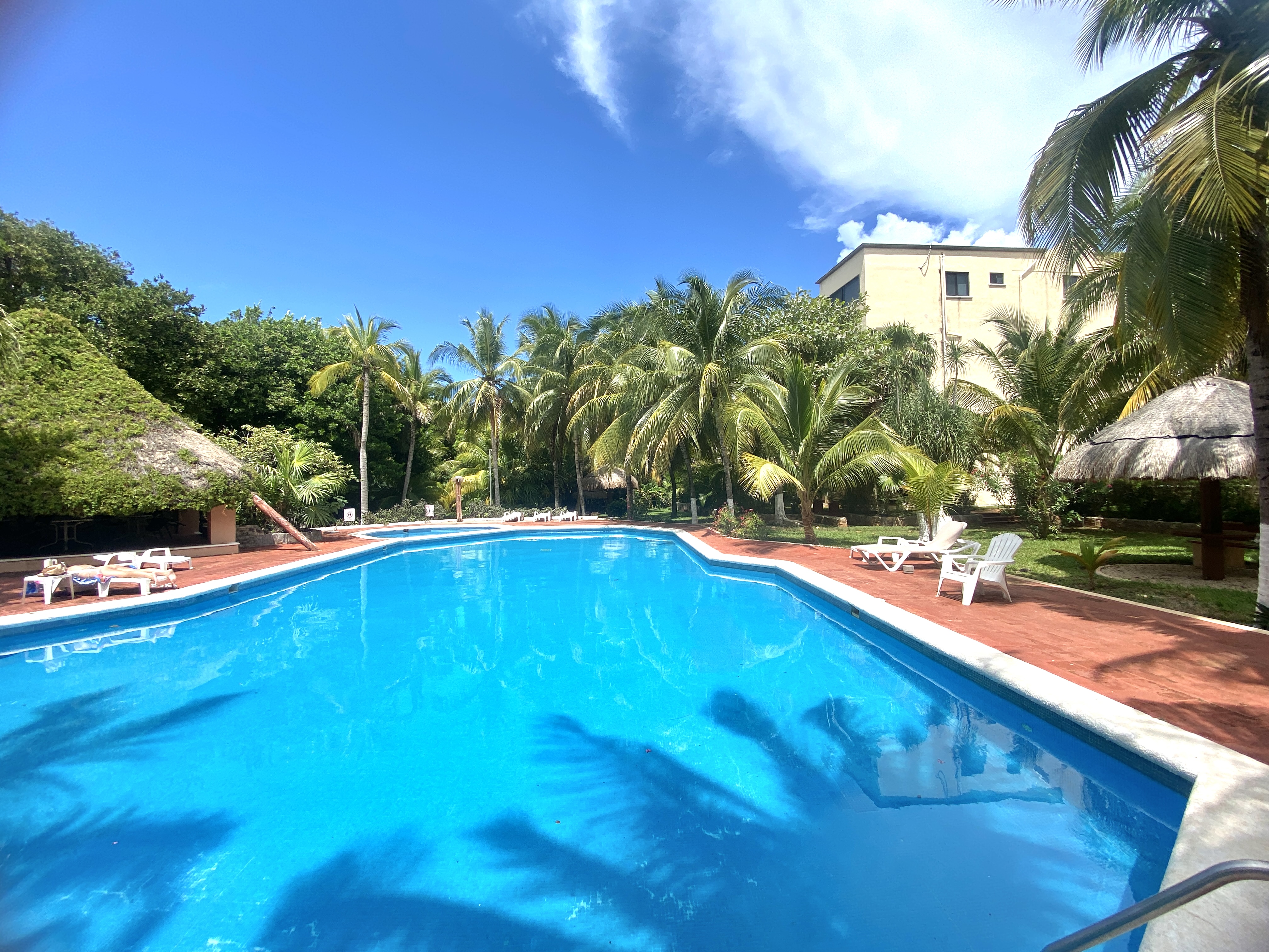 RENTA DEPARTAMENTO AMUEBLADO EN VILLAS TROPICAL ZH CANCUN