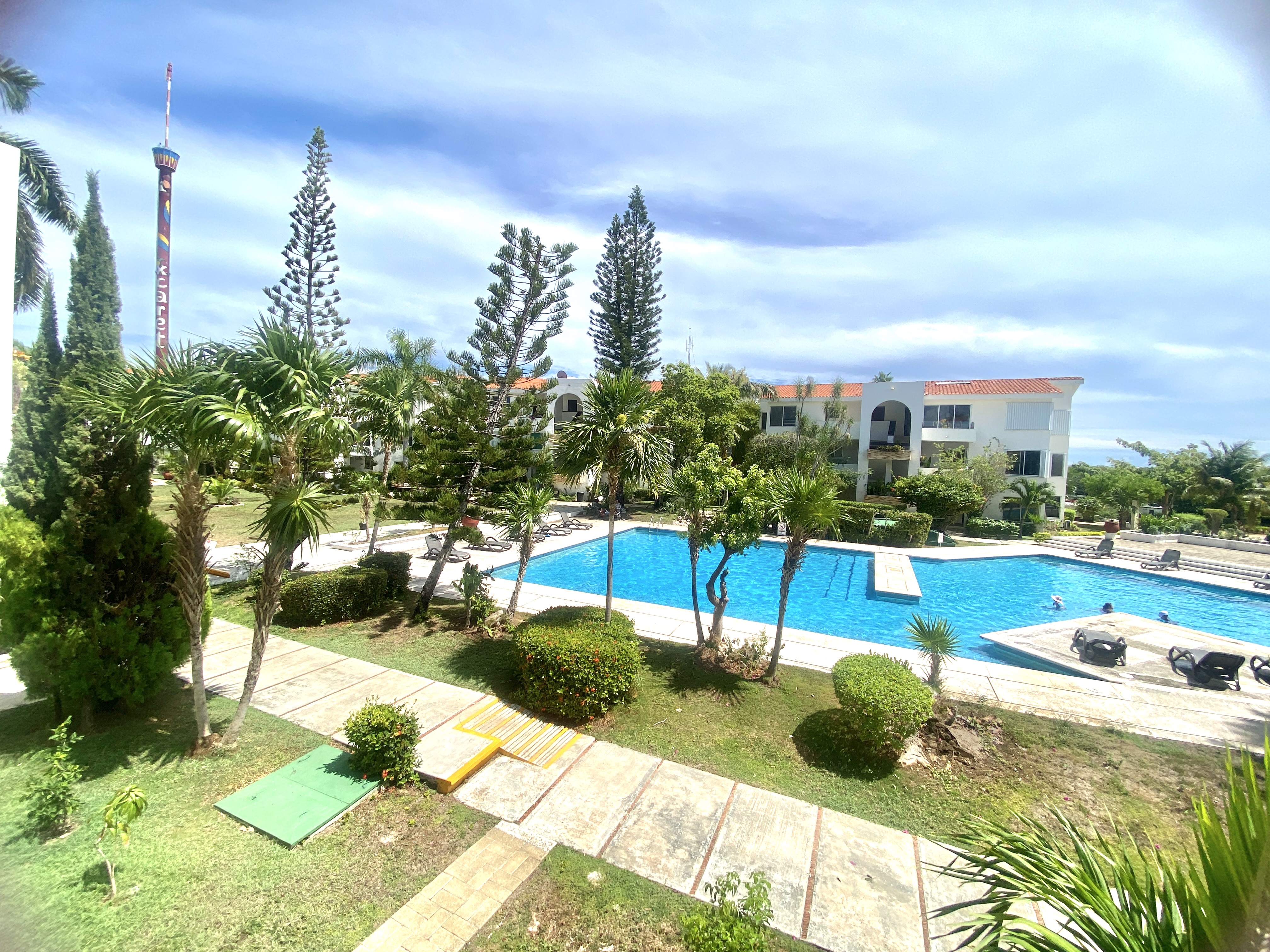 VENTA DEPARTAMENTO AMUEBLADO EN ZH CONDOMINIO PLAYA LINDA