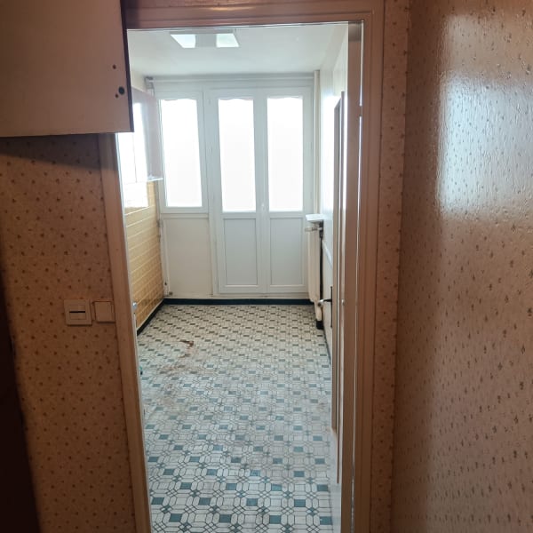 Cuisine appartement Tours avant travaux – état vétuste avec murs et cloisons existants – ICOSA CONCEPTION