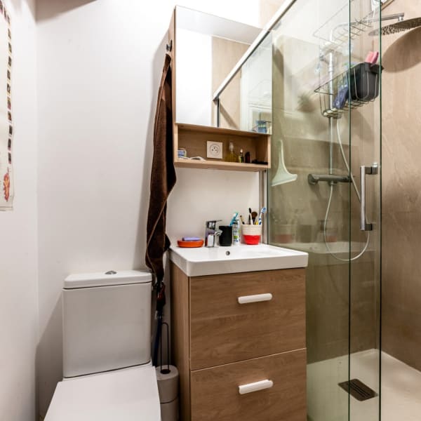 Salle de douche et WC appartement après rénovation complète – agencement fonctionnel et équipements modernes – ICOSA CONCEPTION