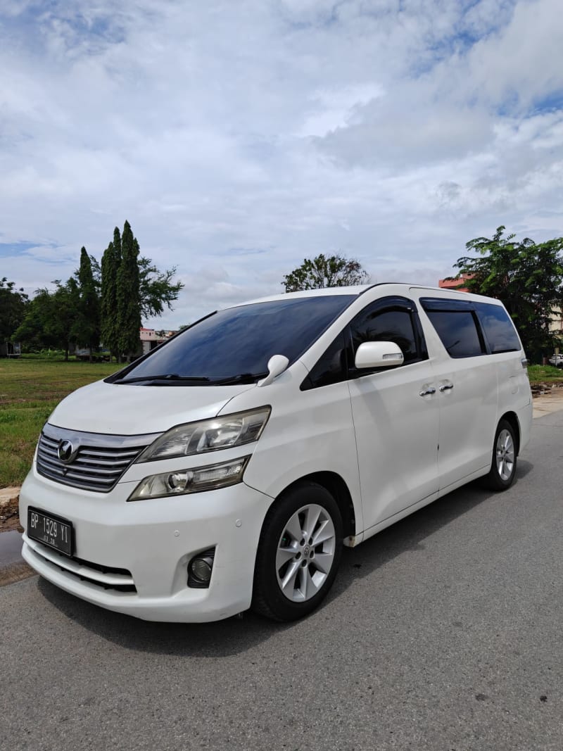 Toyota Vellfire foto 2