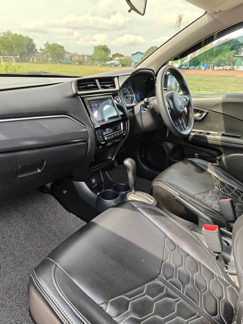 Honda Br-V foto 8