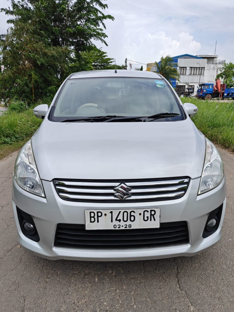Suzuki Ertiga Gx foto 1