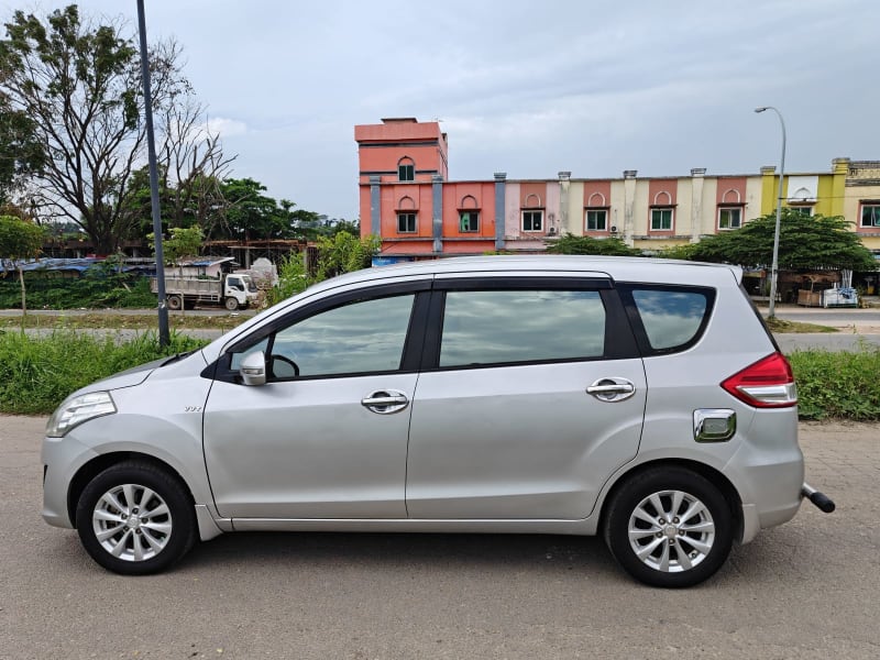 Suzuki Ertiga Gx foto 10