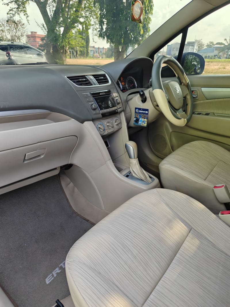 Suzuki Ertiga Gx foto 8