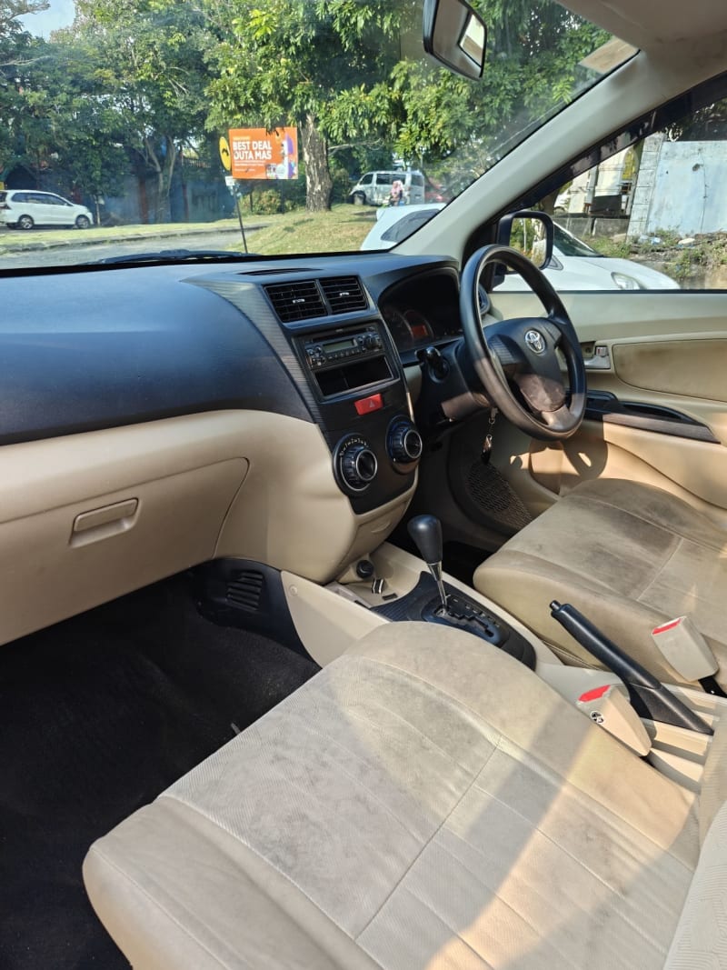 Toyota Avanza foto 6