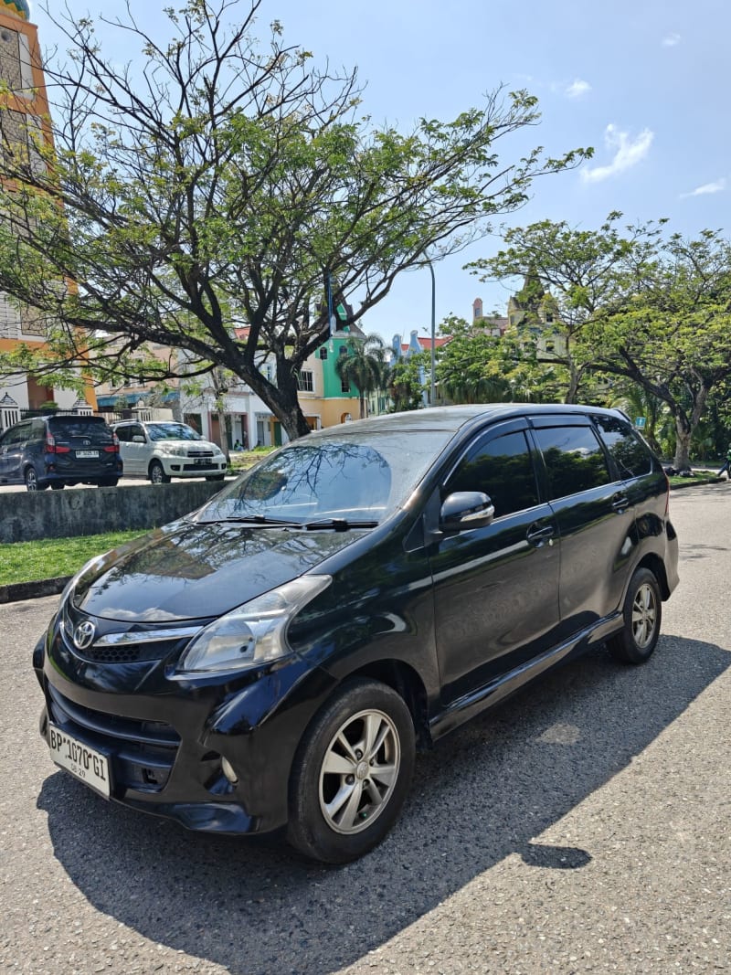 Toyota Veloz 2014 foto 2