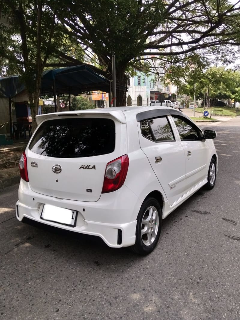 Daihatsu Ayla 2014 foto 3