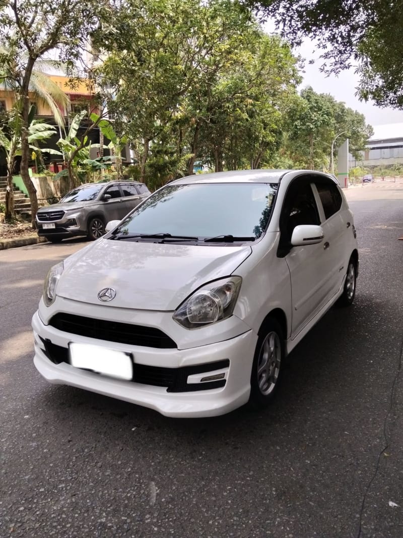Daihatsu Ayla 2014 foto 6