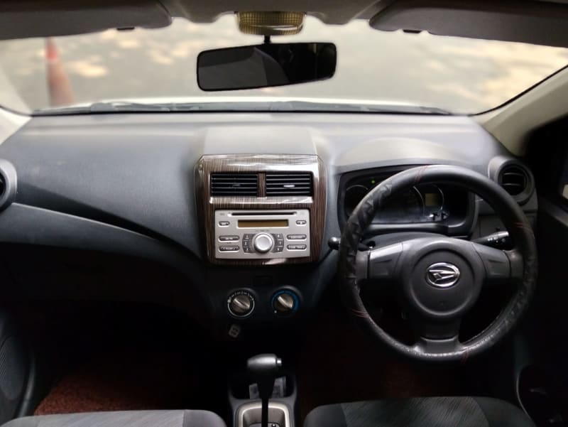 Daihatsu Ayla 2014 foto 9