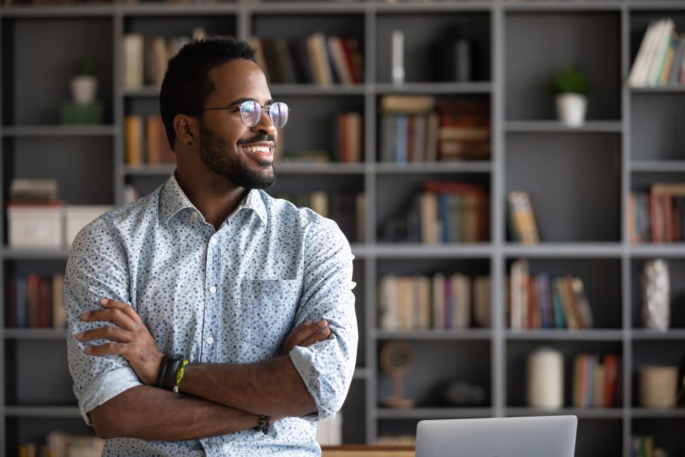 freelancer man sitting on a desk