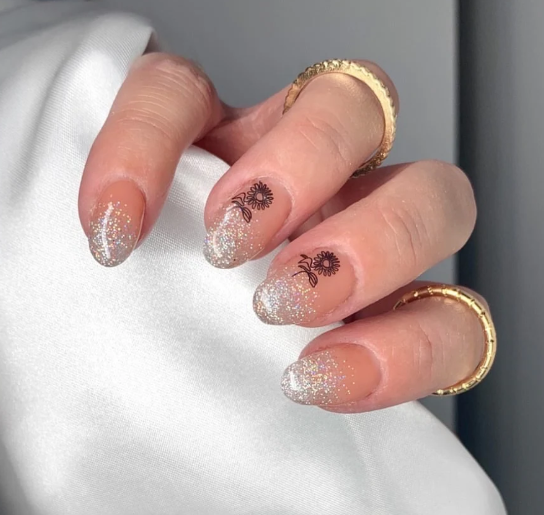 Minimal Line Nail Stickers | Press-On Nails | NailMart India | Press-On Nails India | NailMart