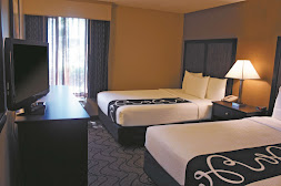 La Quinta Inn & Suites gallery image in oakland, California