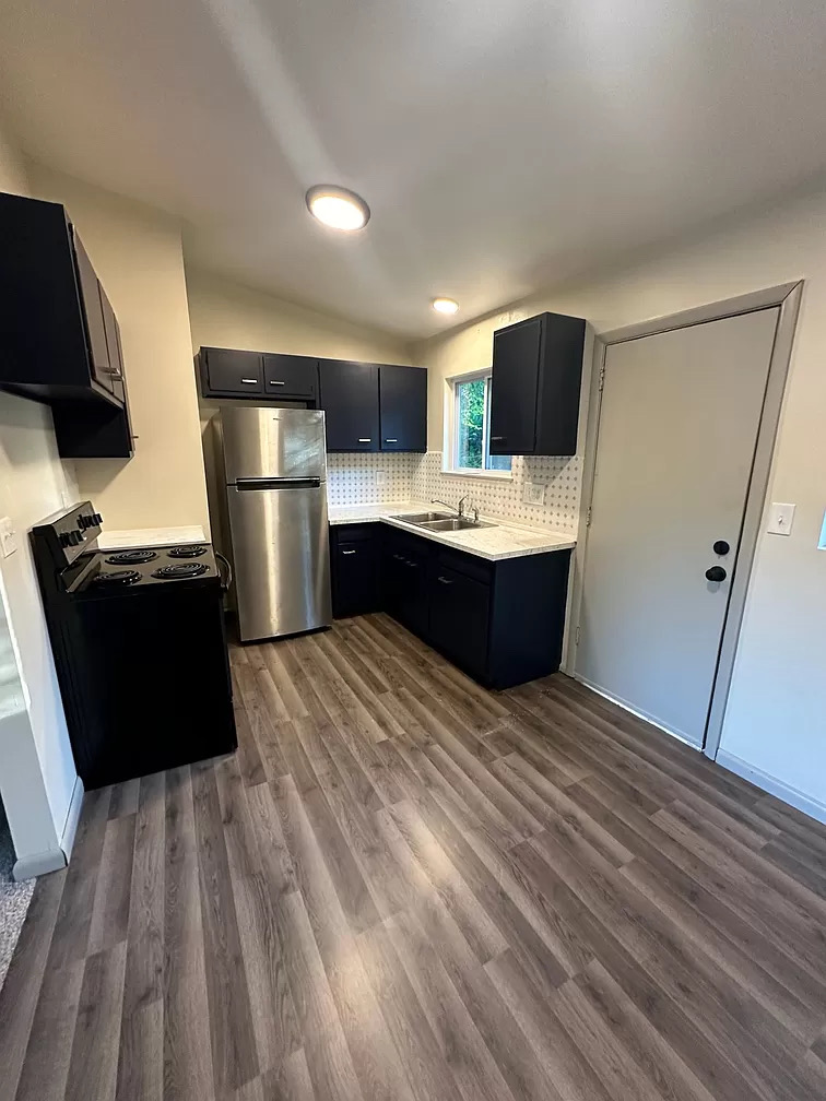 HOUSE FOR RENT gallery image in Topeka, Kansas