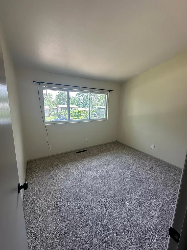 HOUSE FOR RENT gallery image in Topeka, Kansas
