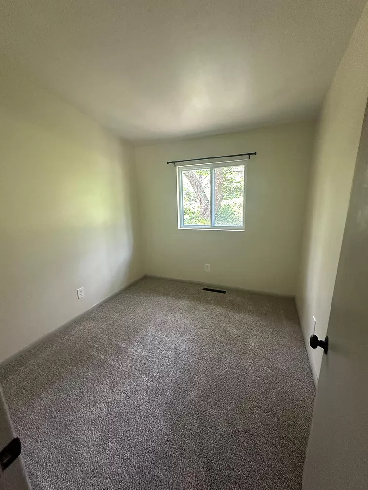 HOUSE FOR RENT gallery image in Topeka, Kansas